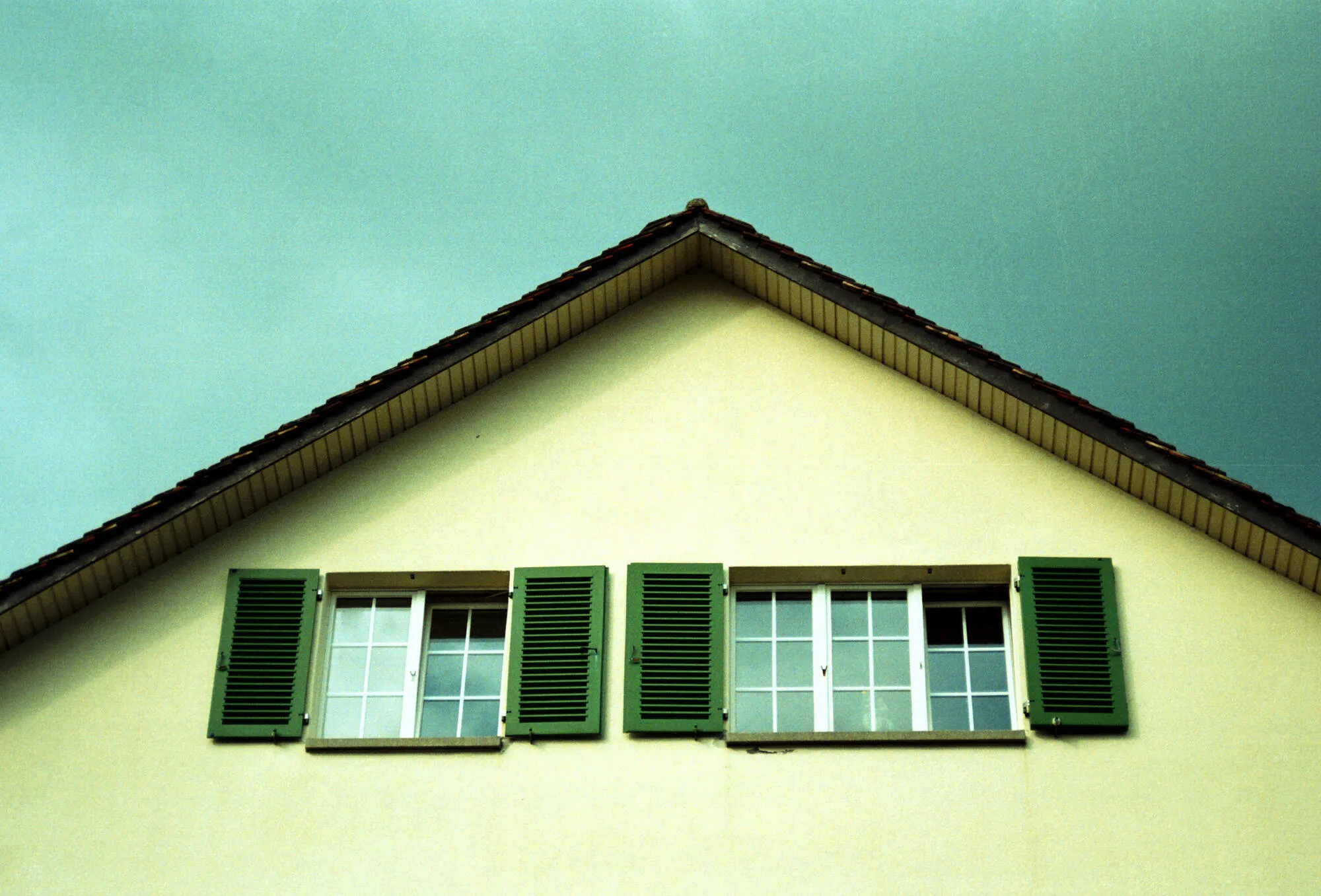 Grüne Fensterläden an meiner ersten Wohnung in Zürich-Witikon