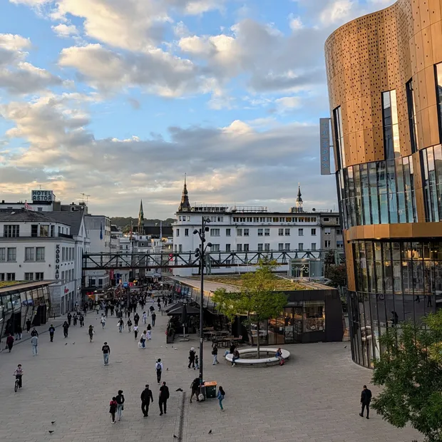 Blick vom Wuppertaler Hauptbahnhof, Alte Freiheit