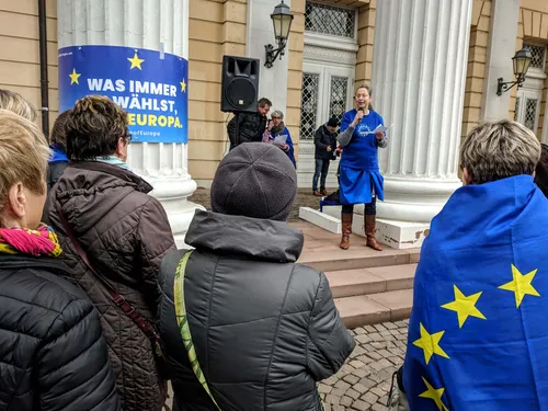 Kundgebung auf dem Carolinenplatz in Darmstadt