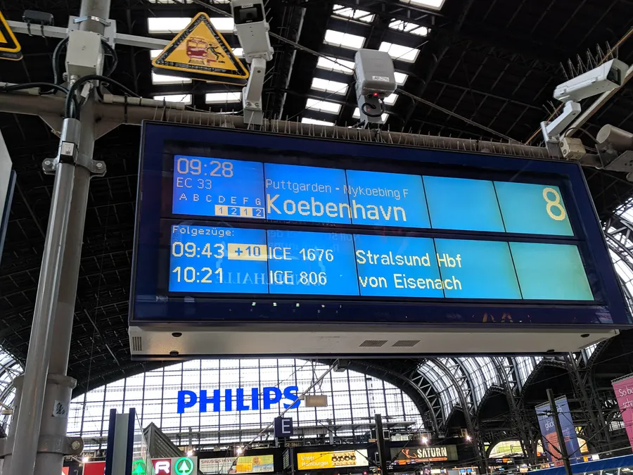 Zugtafel in Hamburg Richtung Kopenhagen